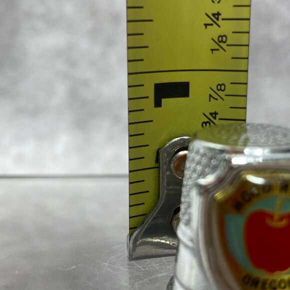 Hood River Oregon Souvenir Thimble With Apple Shield Design - Picture 8 of 8